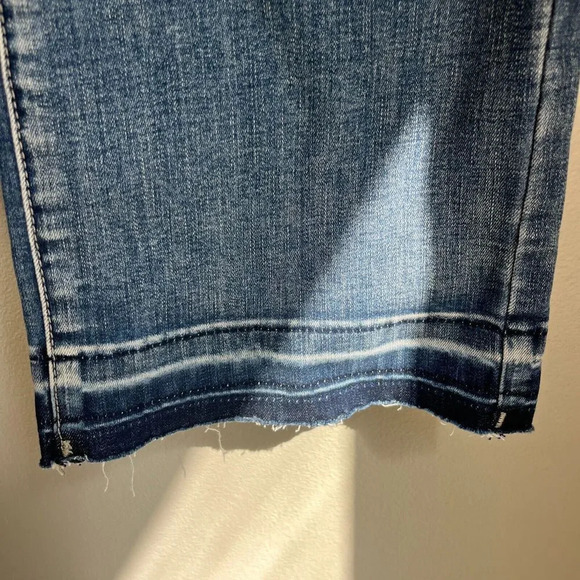 NYDG Womens Blue Marilyn Straight Jeans 8 Denim Cool Embrace Lift Tuck Tech - Picture 7 of 11